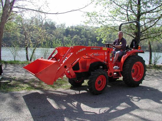 Kubota L2502 DT Super Saver tractor loader package