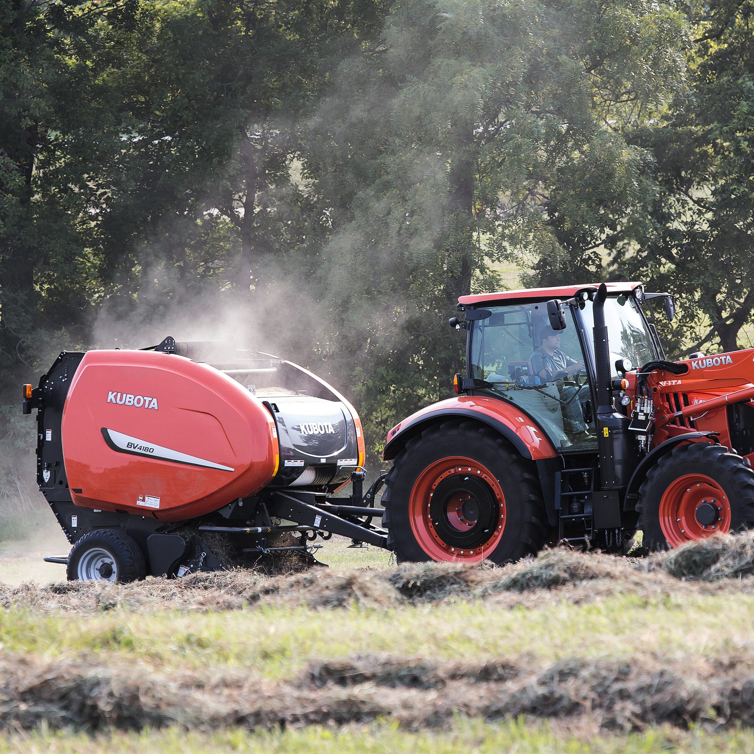 Kubota BV4180 round baler