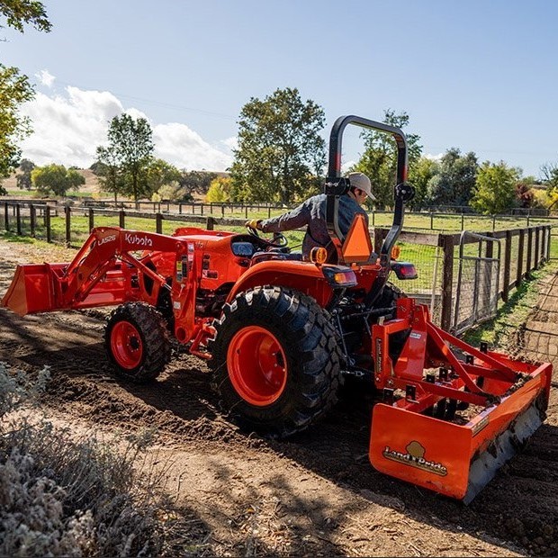 Kubota L2502 Tractor and LA526 Loader