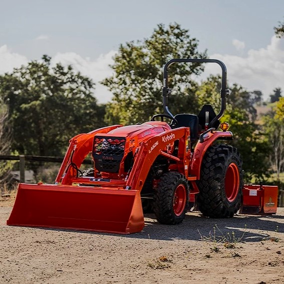 Kubota L3302 Tractor and LA526 Loader