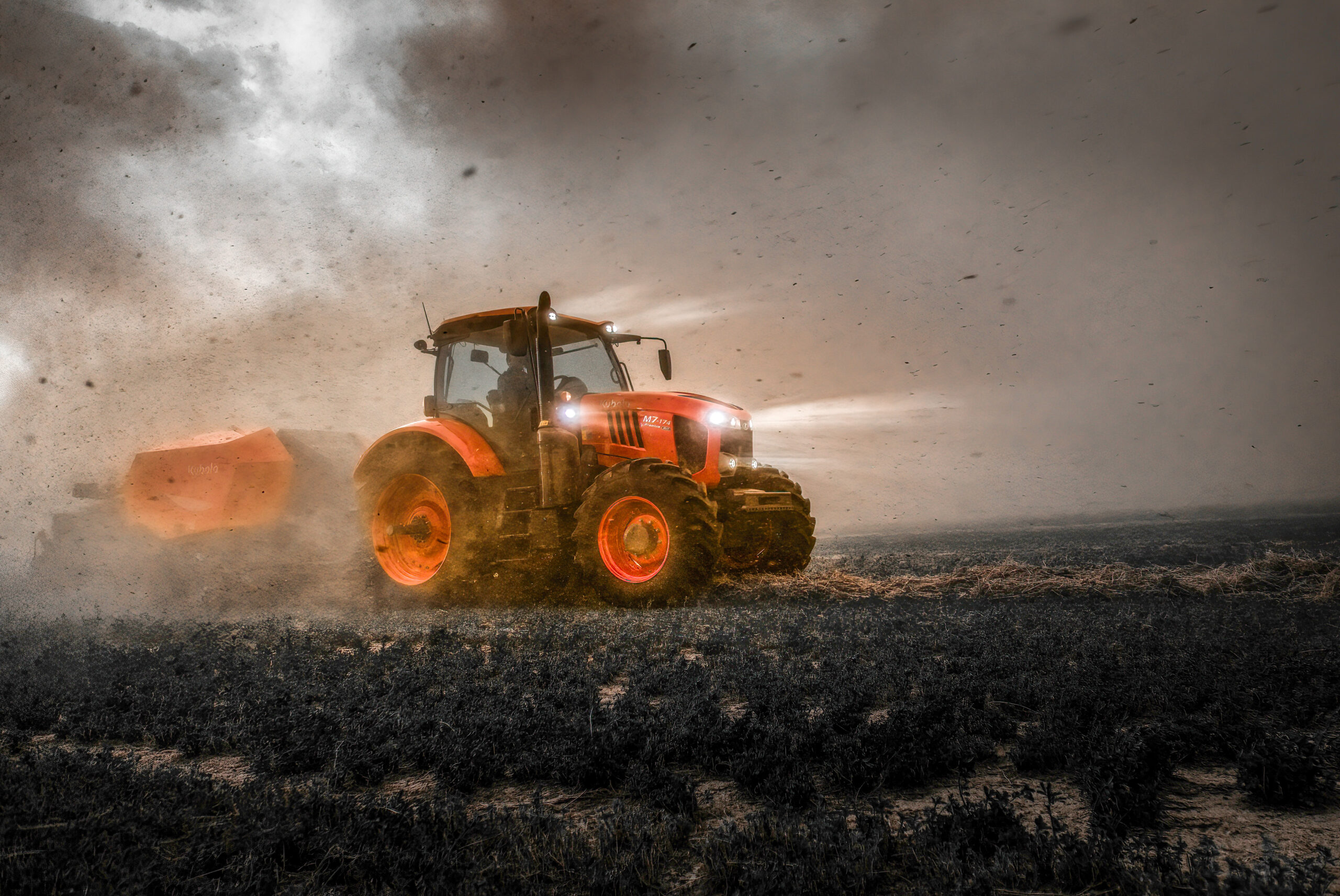 Kubota M7 Deluxe field work and LED lighting visibility