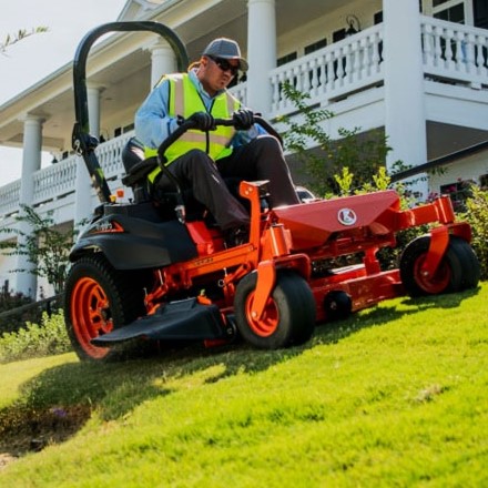 Kubota Z452KWTiNC 60 inch EFI zero turn mower