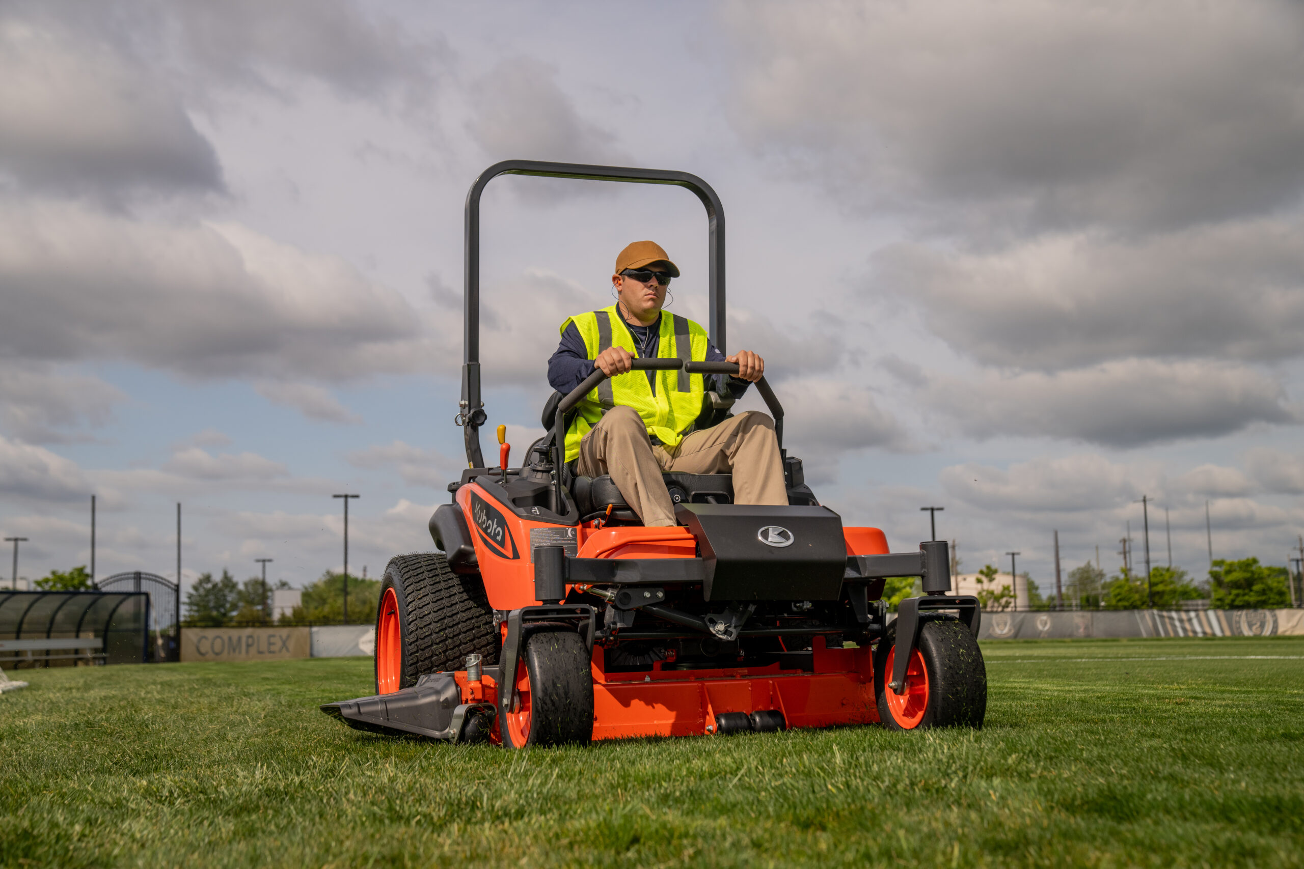 Kubota ZD1211-3-72 72 inch diesel zero turn mower