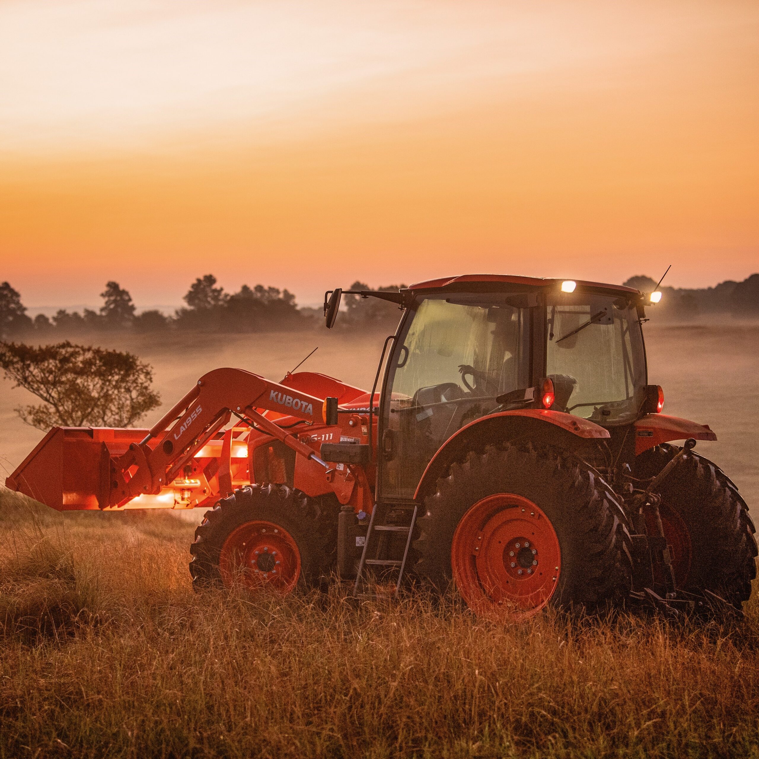 Kubota M5-091HDC12 Tractor and Loader
