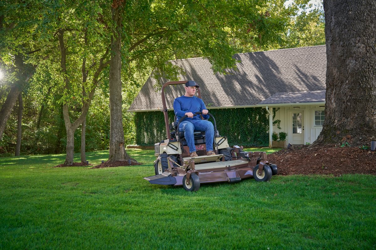 Grasshopper 727EFI with 61 inch PowerFold deck Grammer seat and foldable ROPS